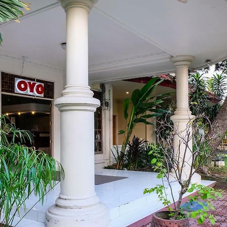 Oyo 972 Griya Asri Hotel Mataram Ngoại thất bức ảnh